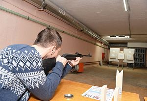 Соревнования по стрельбе в рамках заводской спартакиады